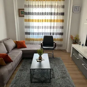 Apartamento Kelly's Cozy Hideaway -, Tirana